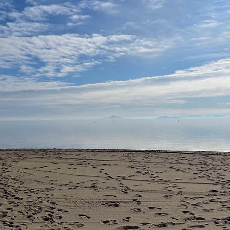Charming Beachfront Apartment Murcia Buitenkant foto